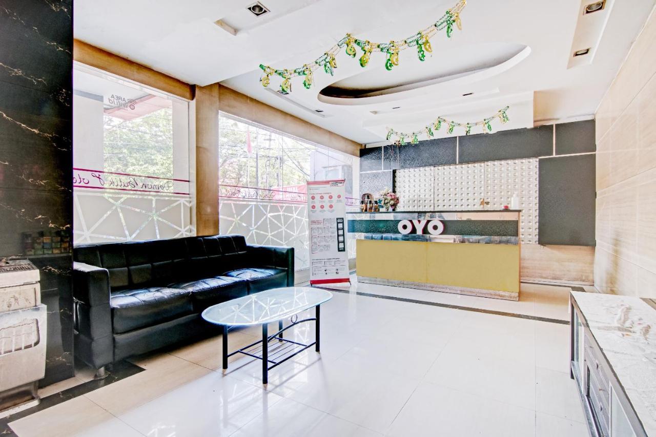 Oyo 1367 Damon Butik Hotel Pekanbaru Extérieur photo